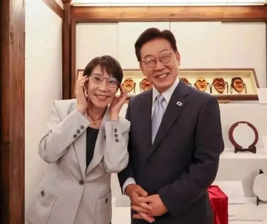 dMJFBuM9wFwpPjUu.jpg