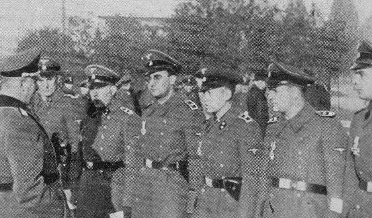 V6zjSiJ1S15gMamM.jpg